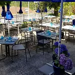 Le Hotel
